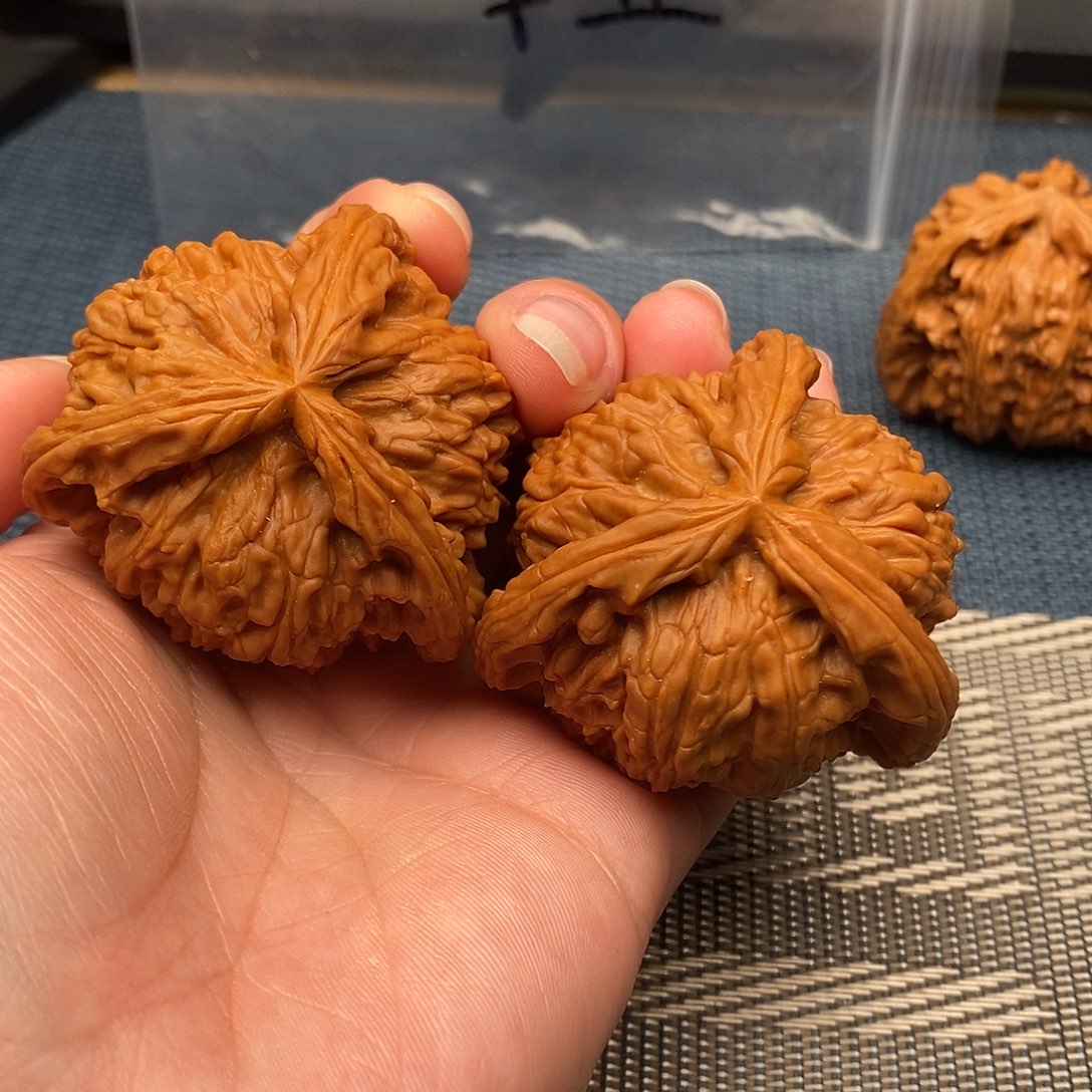 唯***尊文玩核桃吊坠三棱