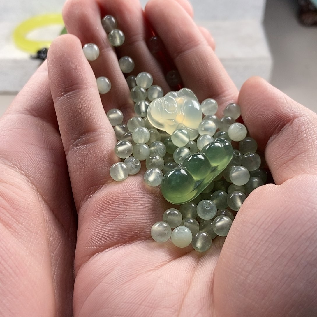 【闪购商品】蛇纹石玉岫玉未镶嵌胖**。