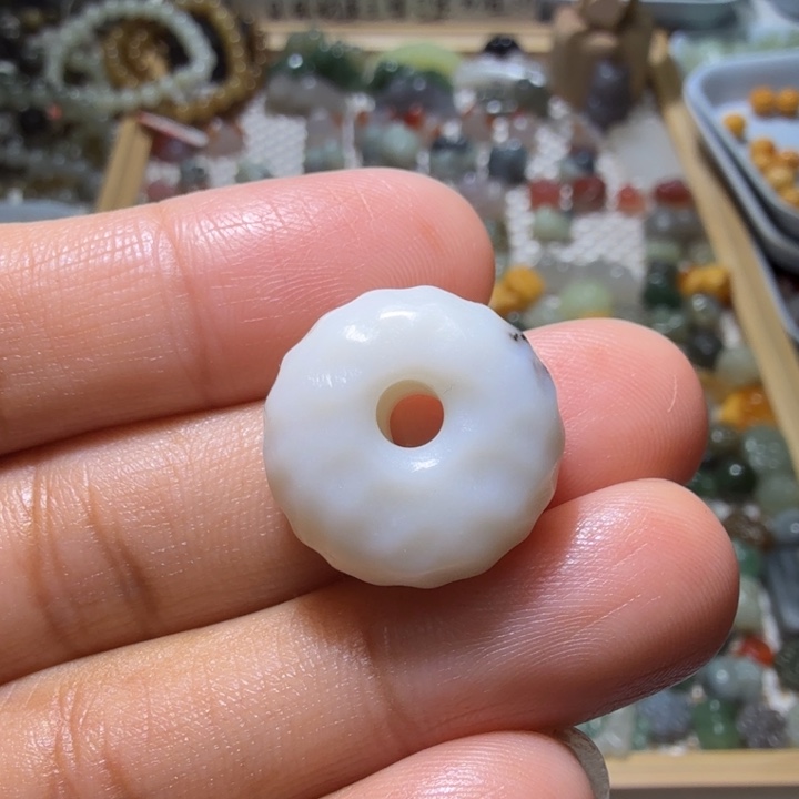 和田玉未镶嵌珠宝半成品