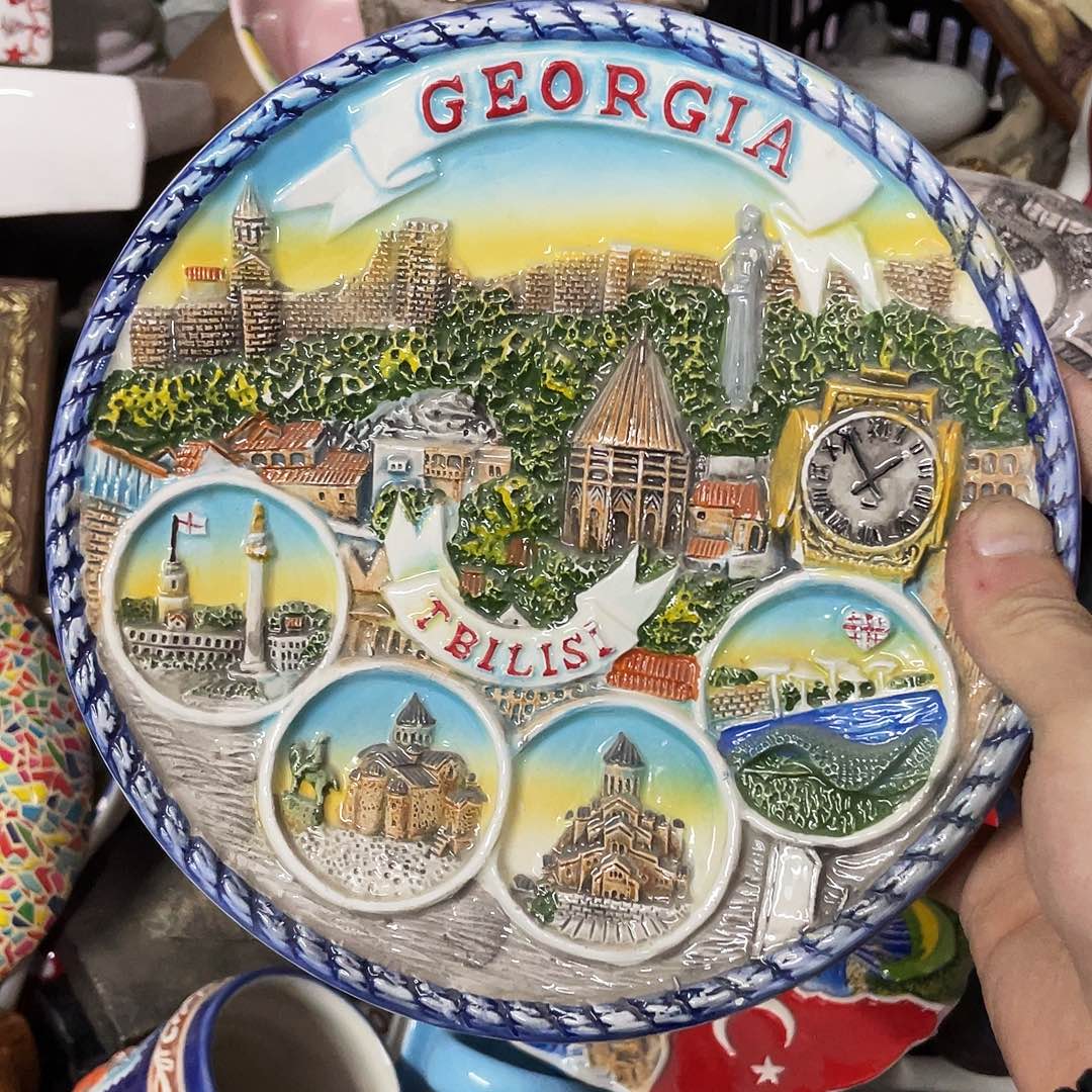 摆件   磕碰。封釉。