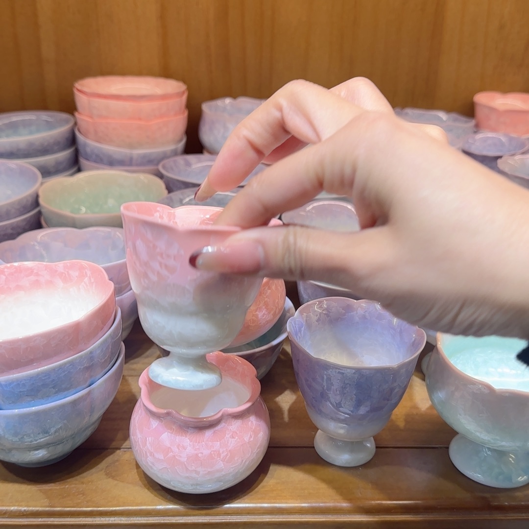 茶杯的小猫真的可爱极了