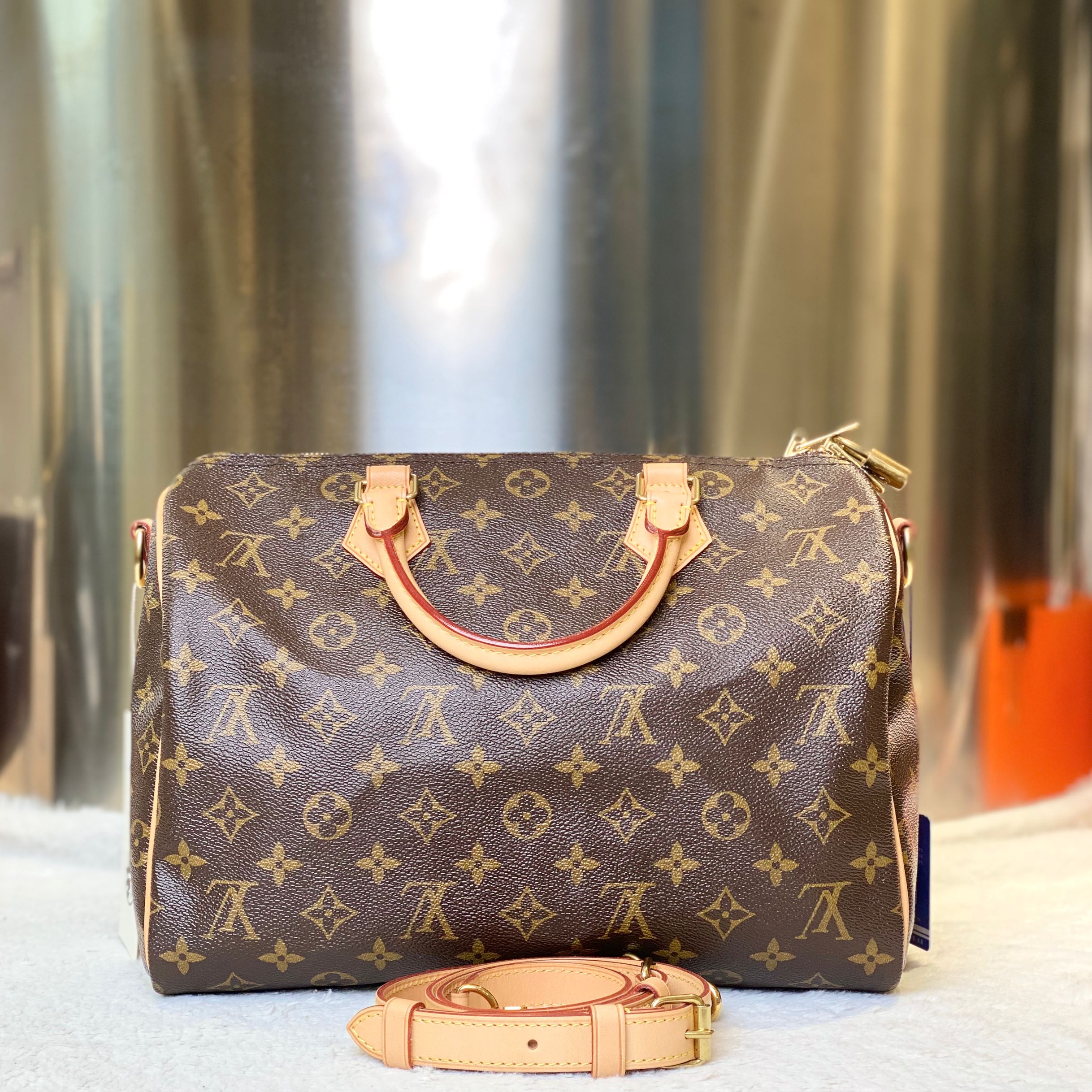 99新 LouisVuitton/路易威登 爱马98新LV枕头30肩带款斜挎包1053