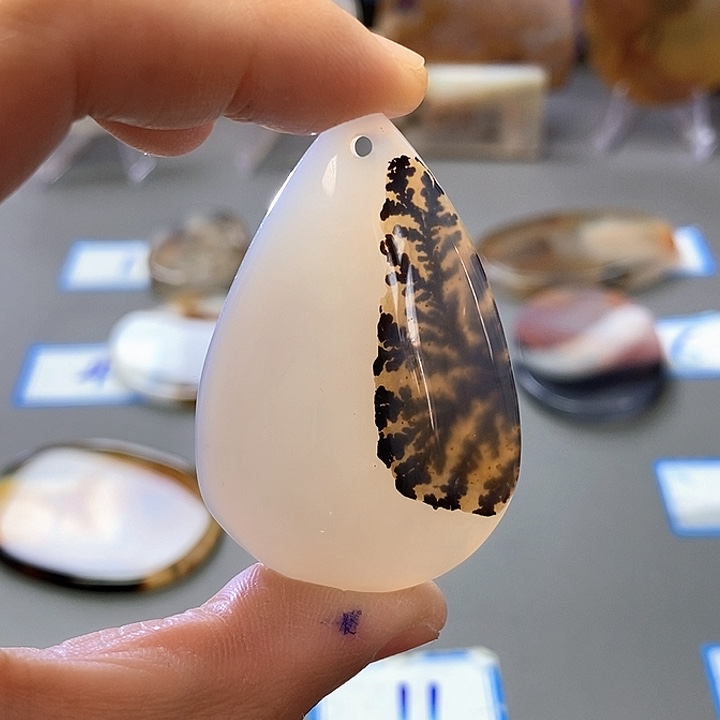 玛瑙/玉髓未镶嵌珠宝半成品
