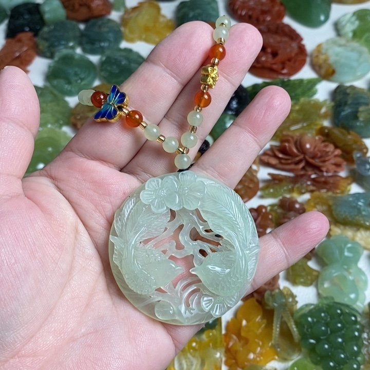 蛇纹石玉颈饰未镶嵌