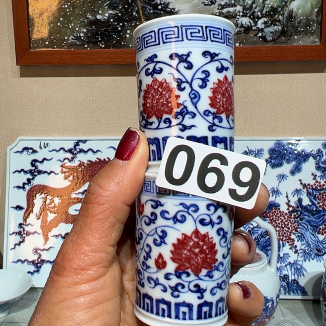 勇***嘴现代瓷青花釉里红工艺