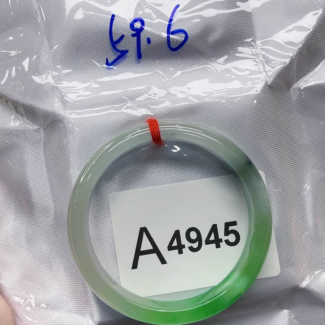 翡翠手镯未镶嵌多样性