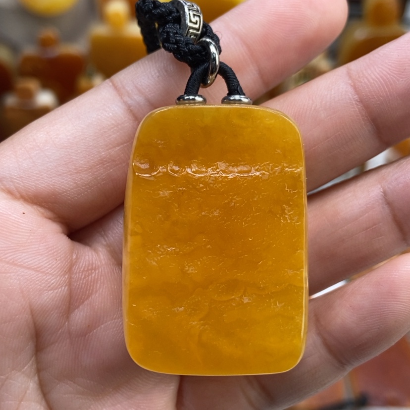 【闪购商品】琥珀颈饰未镶嵌