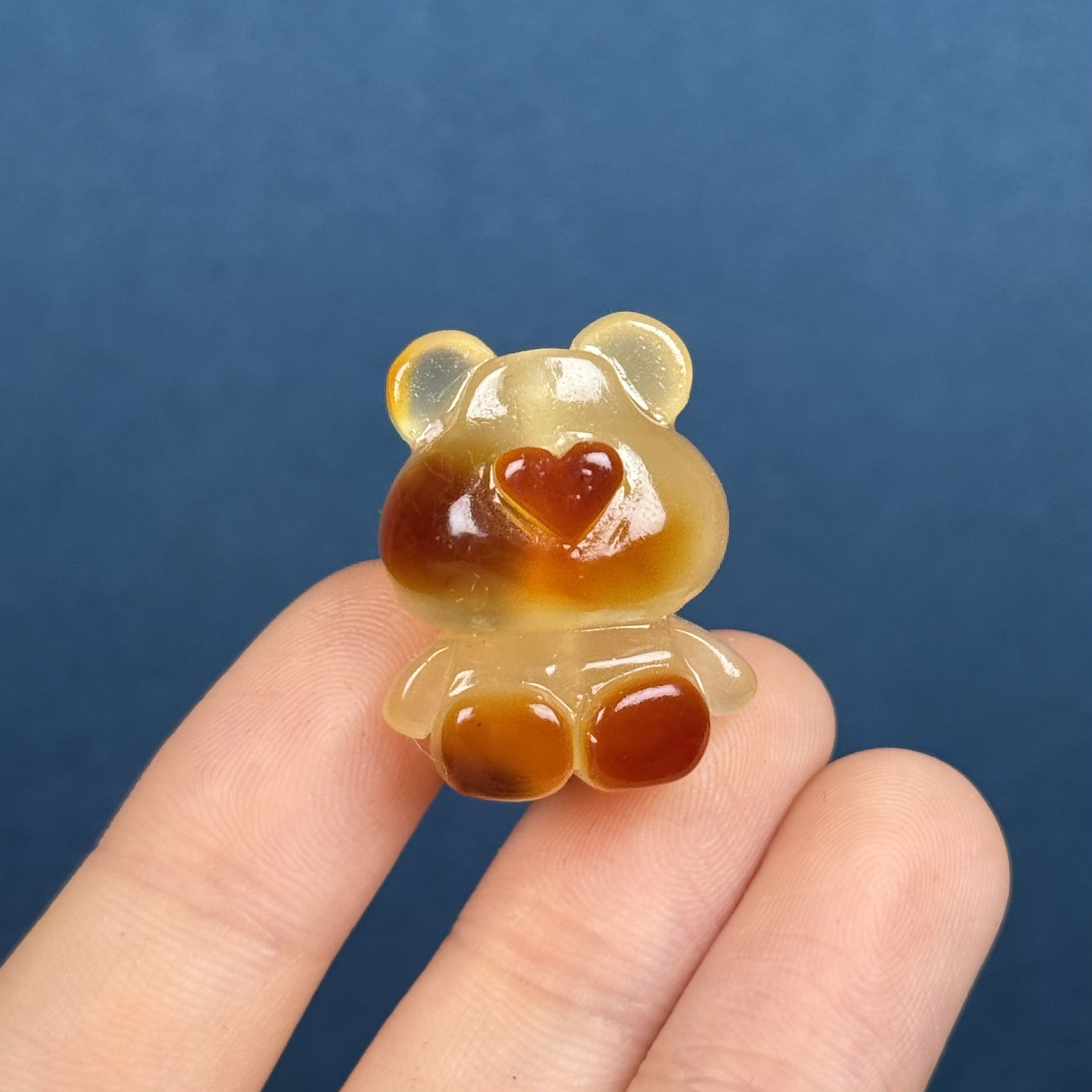 K9422天然原矿蜜蜡 雕刻小熊21*26*16mm 支持鉴定 假一罚十