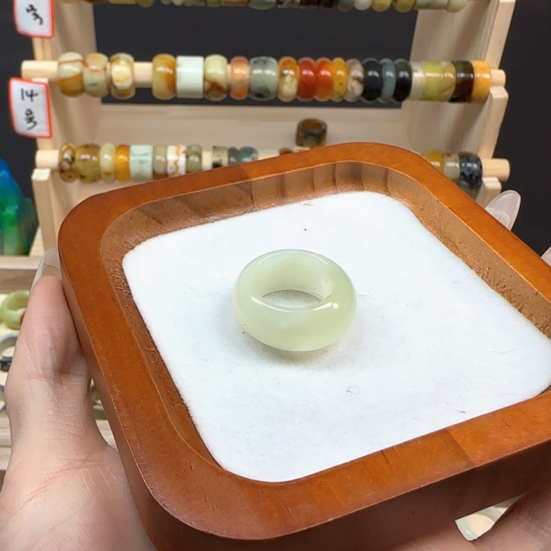 蛇纹石玉岫玉内径16.8合金?****y