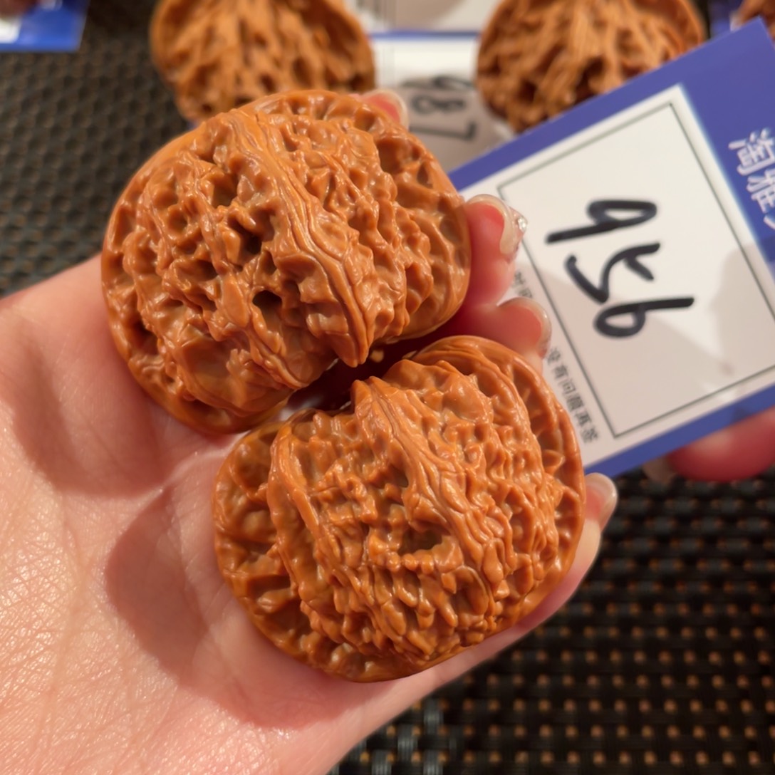 文玩核桃把件956号44尺白狮子