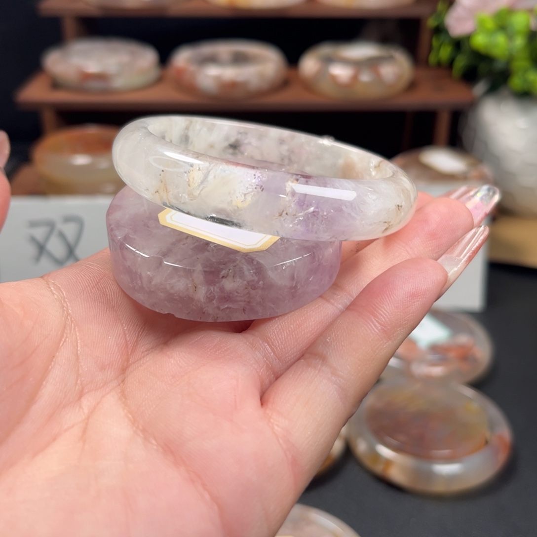 若***彤玛瑙/玉髓未镶嵌手镯