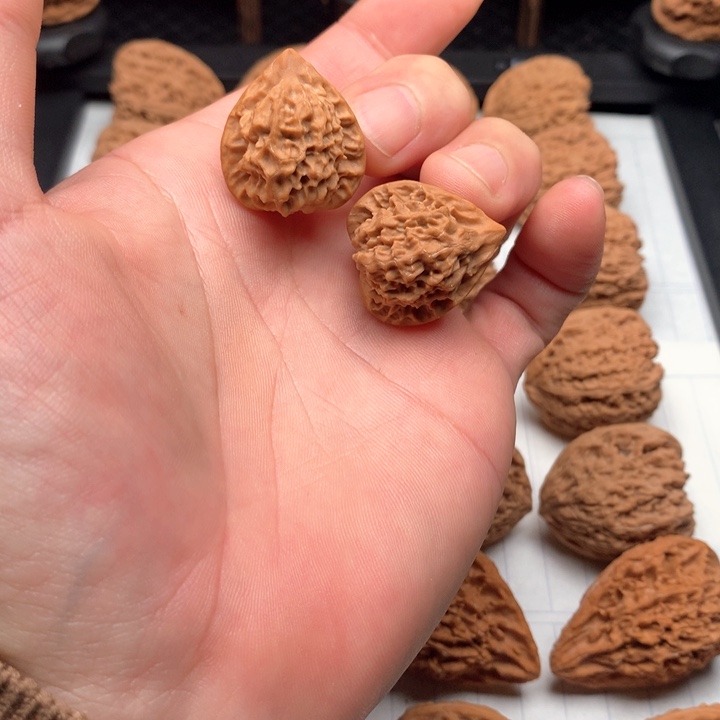 文玩核桃吊坠野生