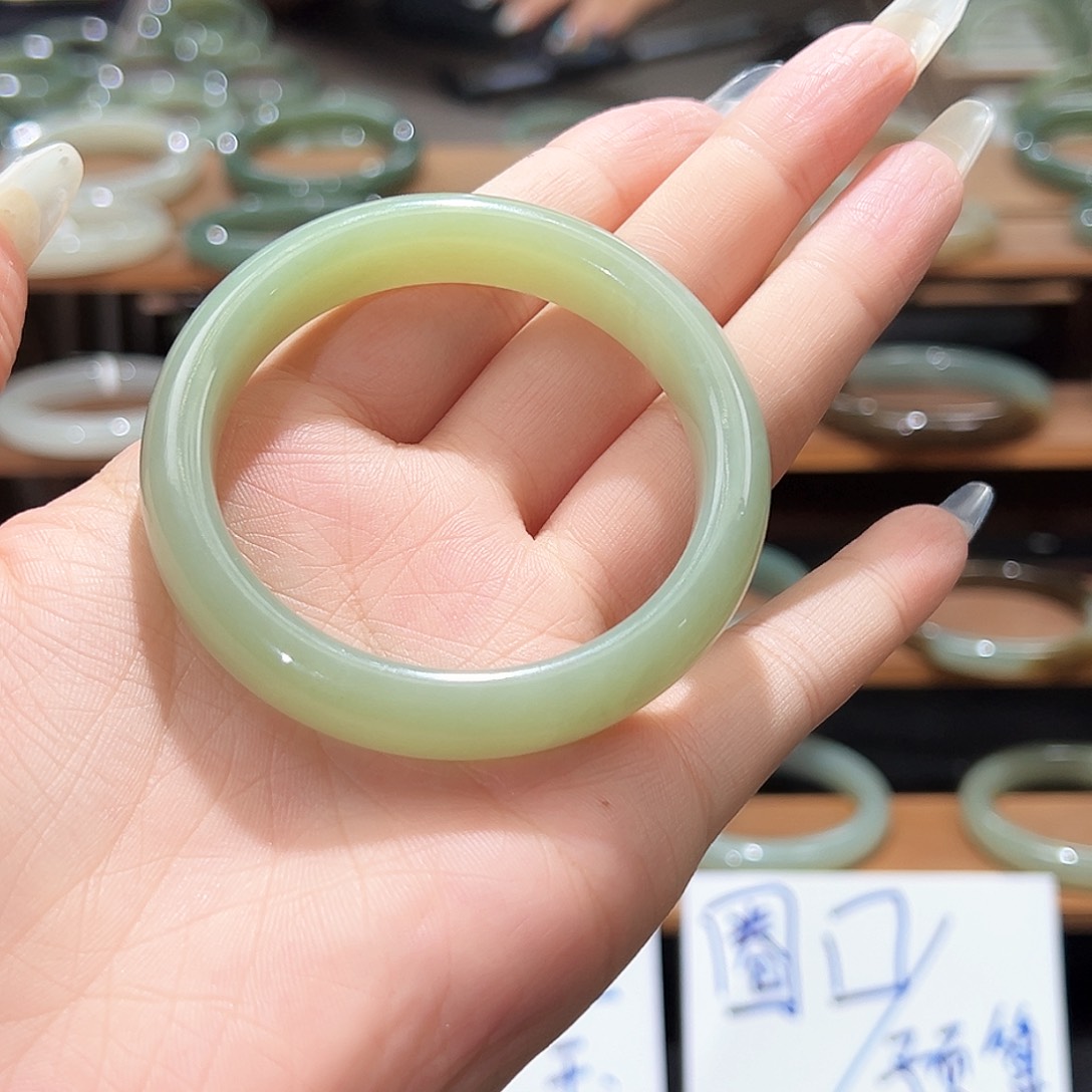 未镶嵌手镯和田玉且末5455