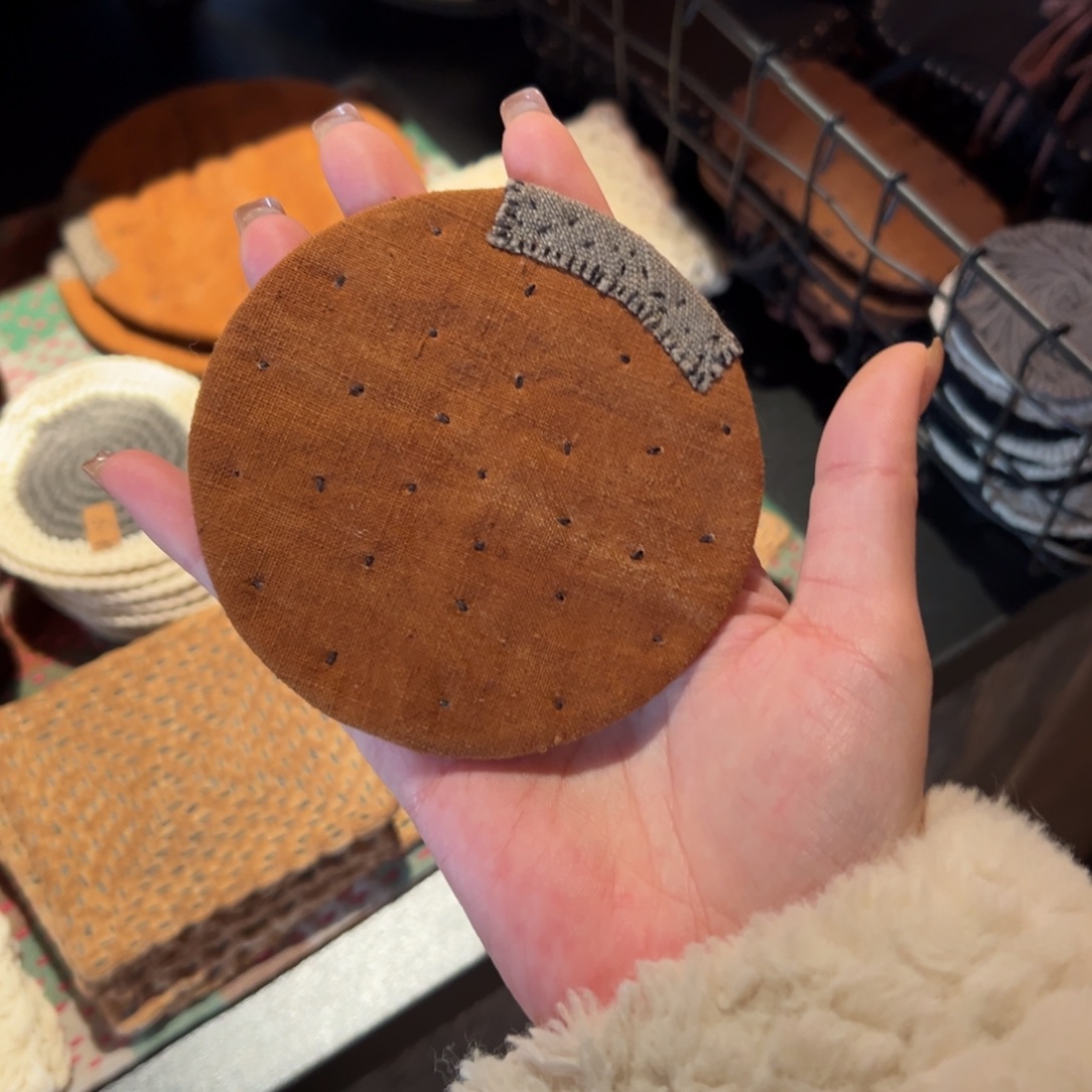 瓷片陶瓷。     陶瓷。   