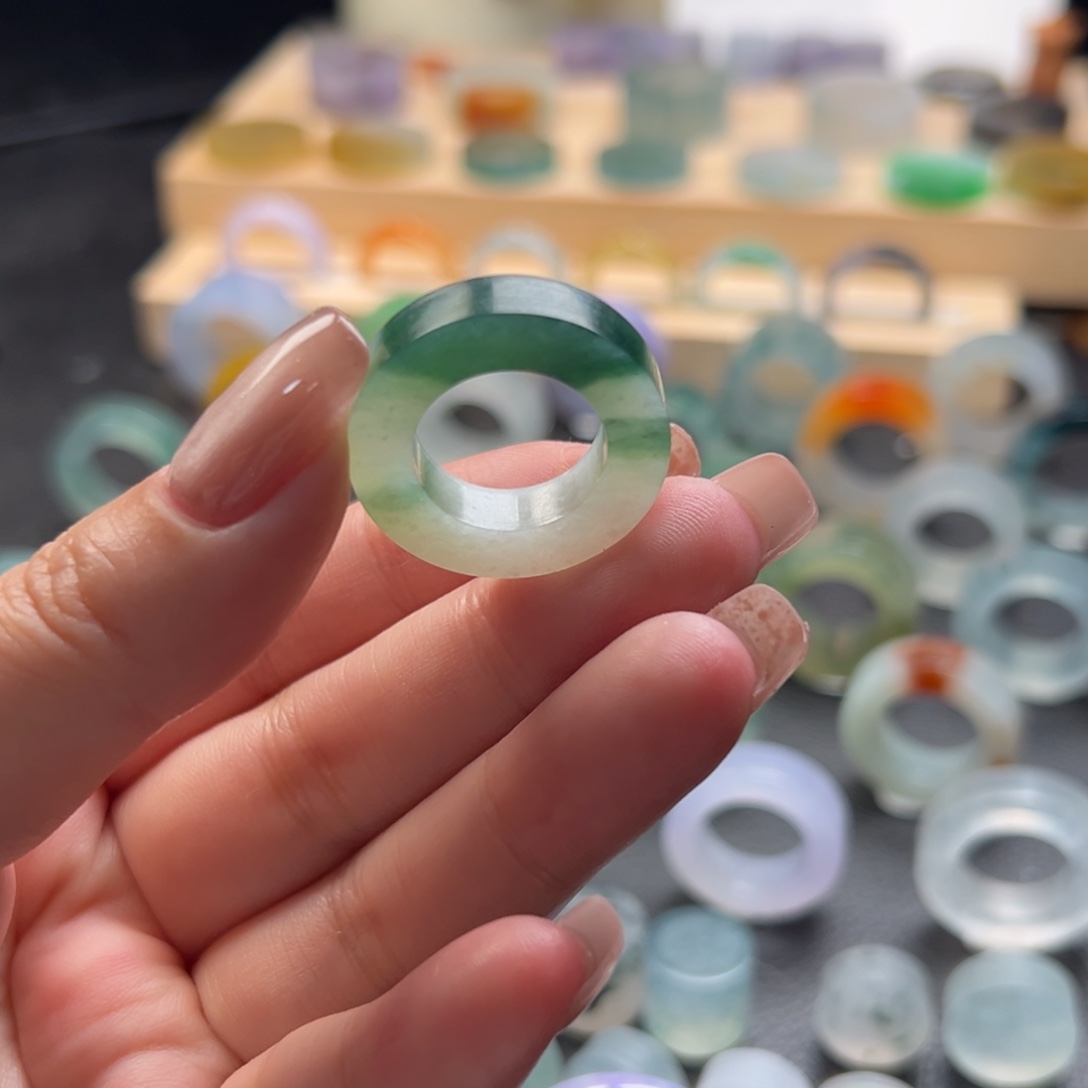 未镶嵌定制翡翠戒指