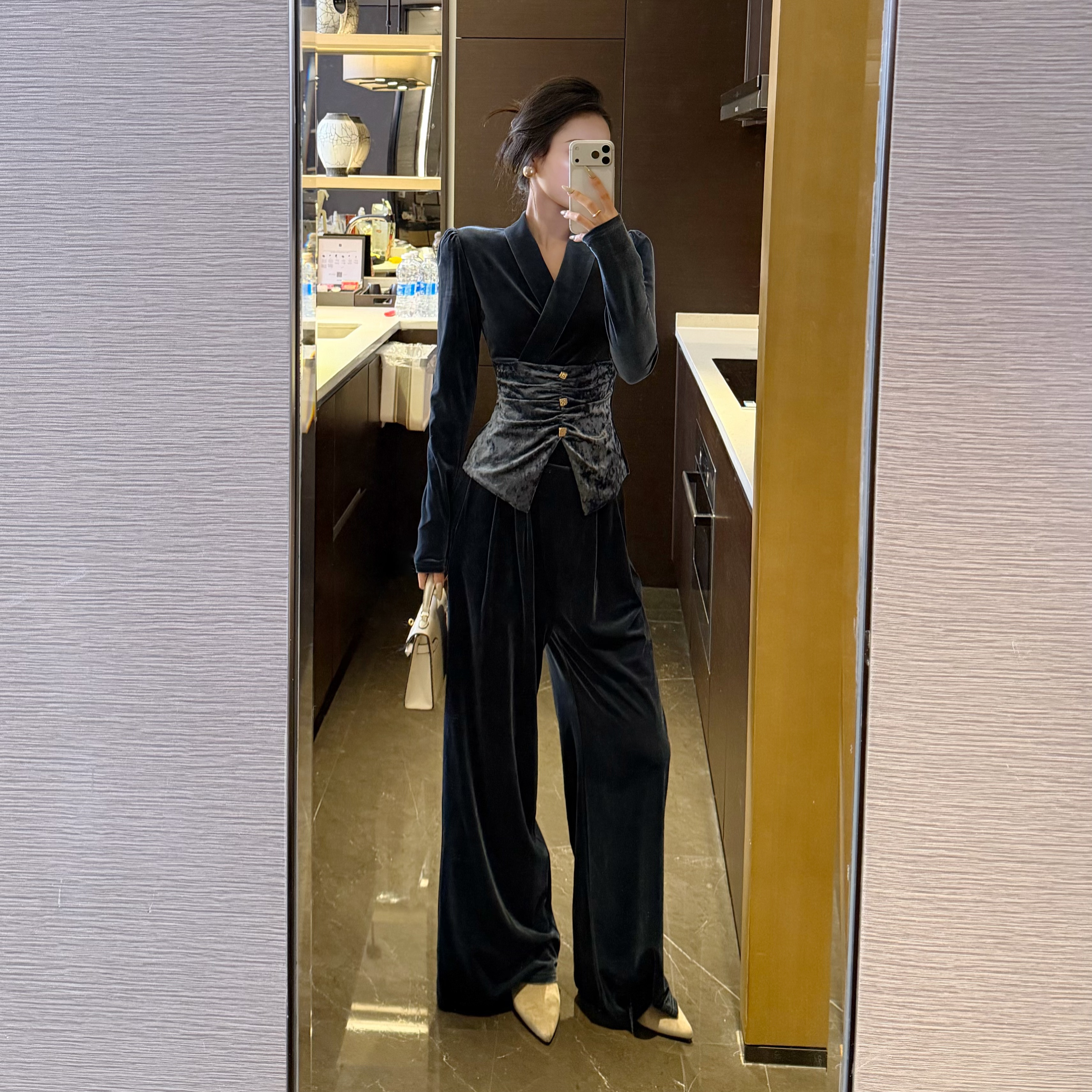 秋冬新款高级轻奢气质贵气小众感设计感丝绒套装上衣+裤子套装