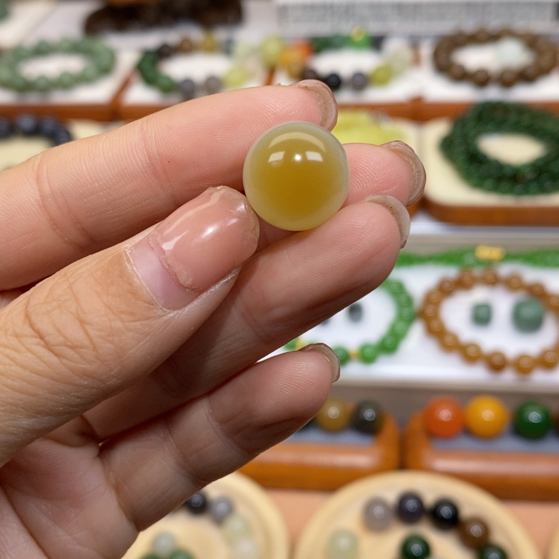 和田玉吊坠(不含链)未镶嵌齐*