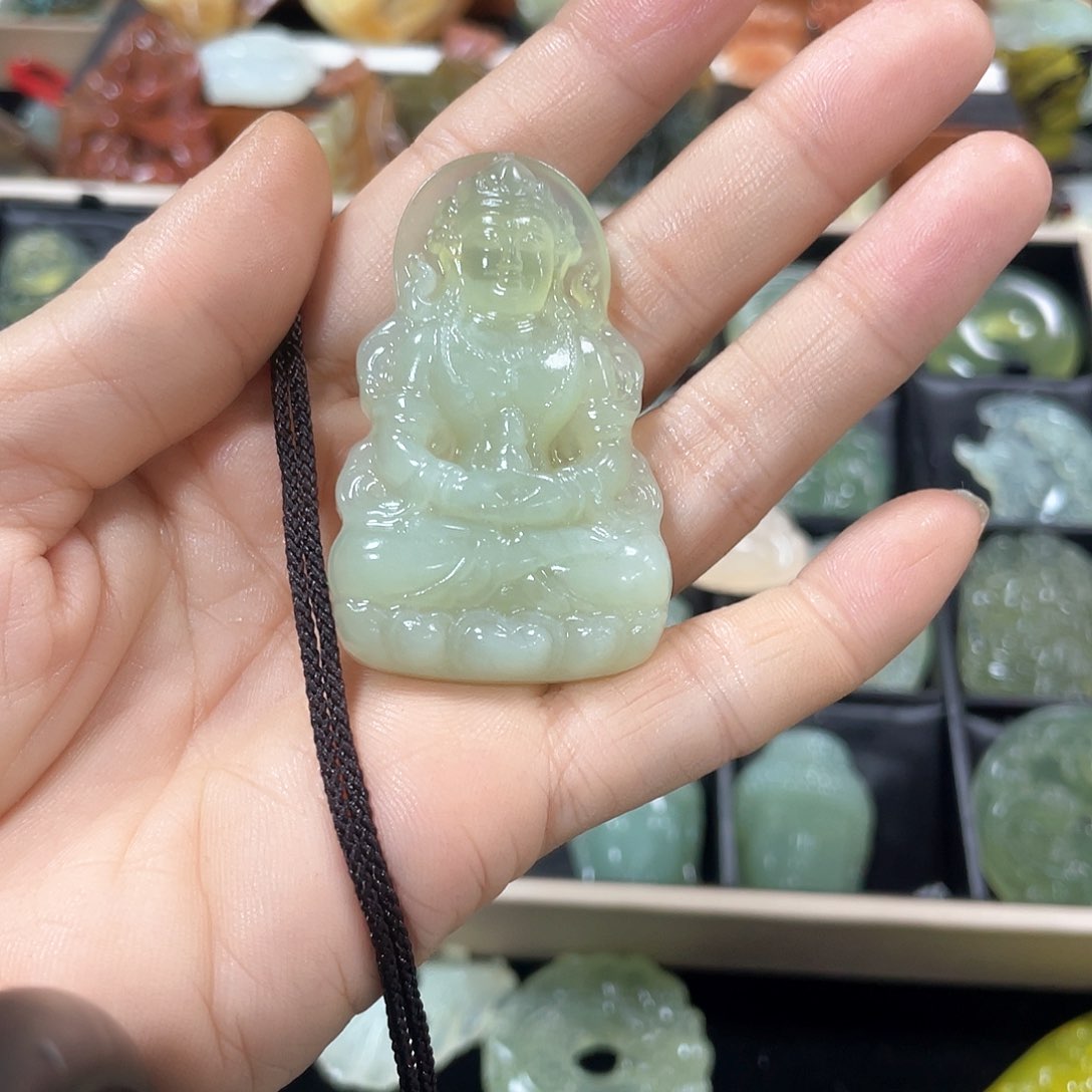 蛇纹石玉颈饰未镶嵌