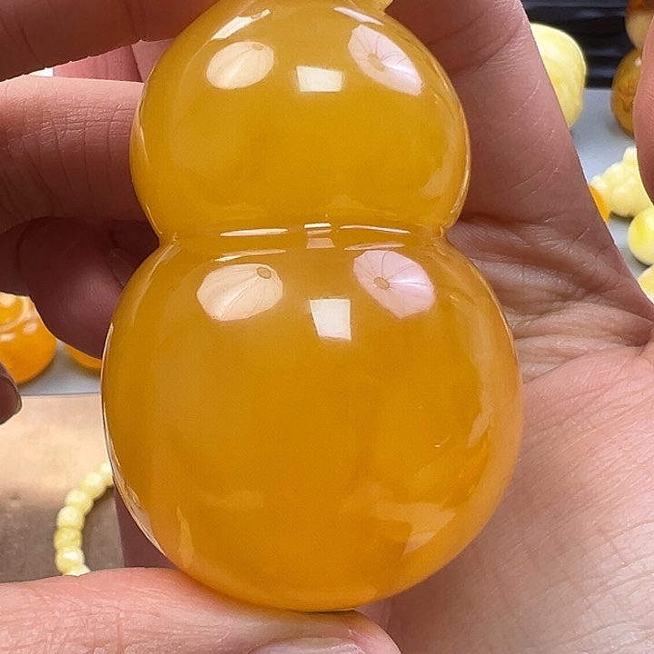蜜蜡未镶嵌珠宝奇石