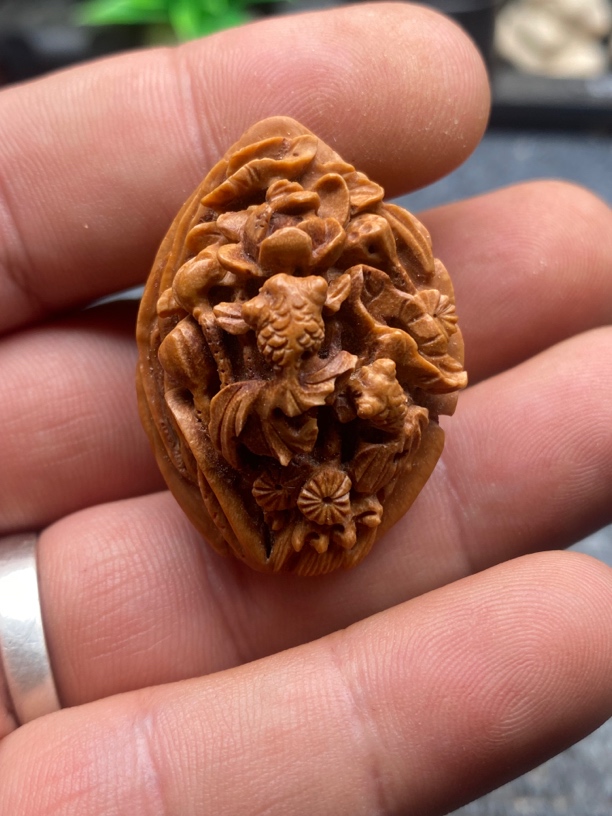 桃核手工雕刻金鱼单子2.78尺寸