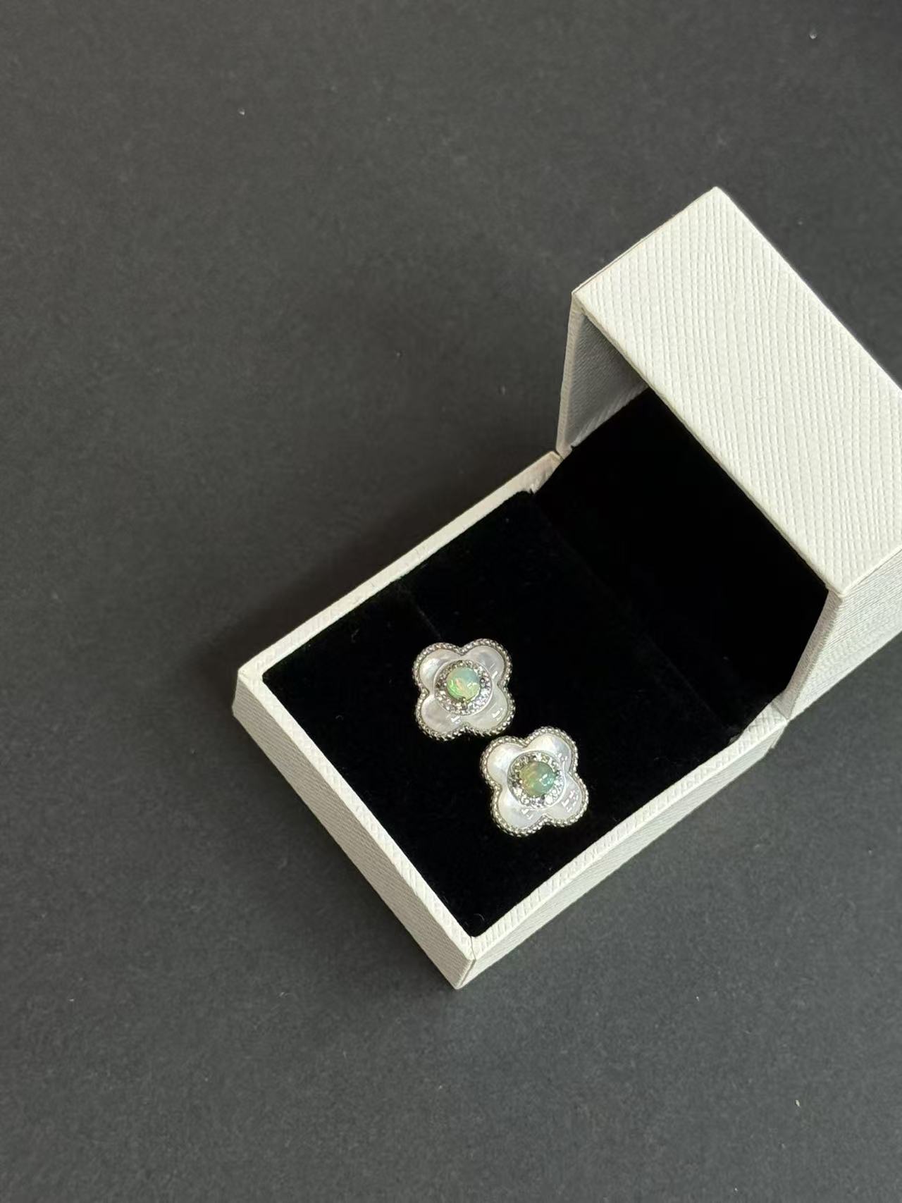 925银耳饰 9417 四叶草百搭优雅设计耳钉