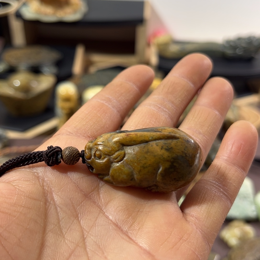 天***色岫岩河磨玉（透闪石质玉）未镶嵌颈饰