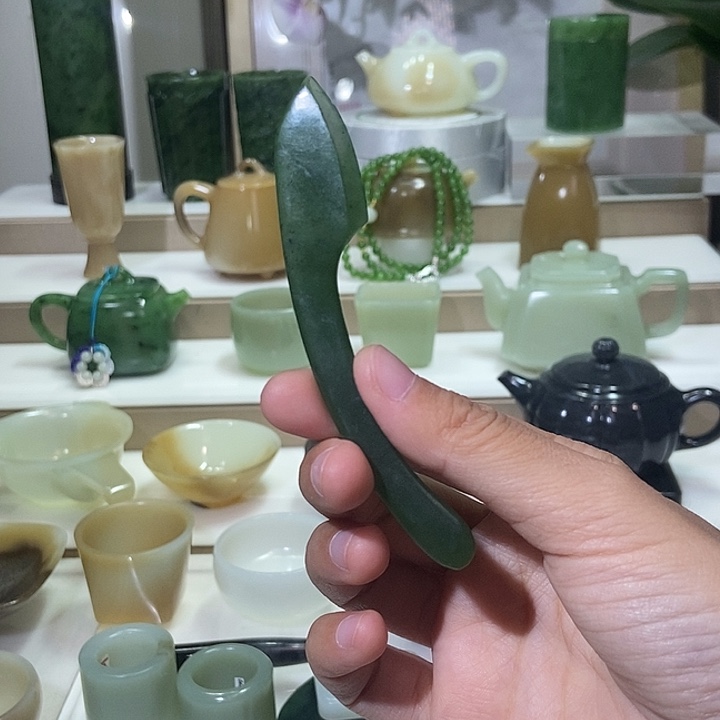 和田玉未镶嵌挂件碧玉