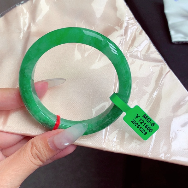 翡翠未镶嵌手镯翡翠