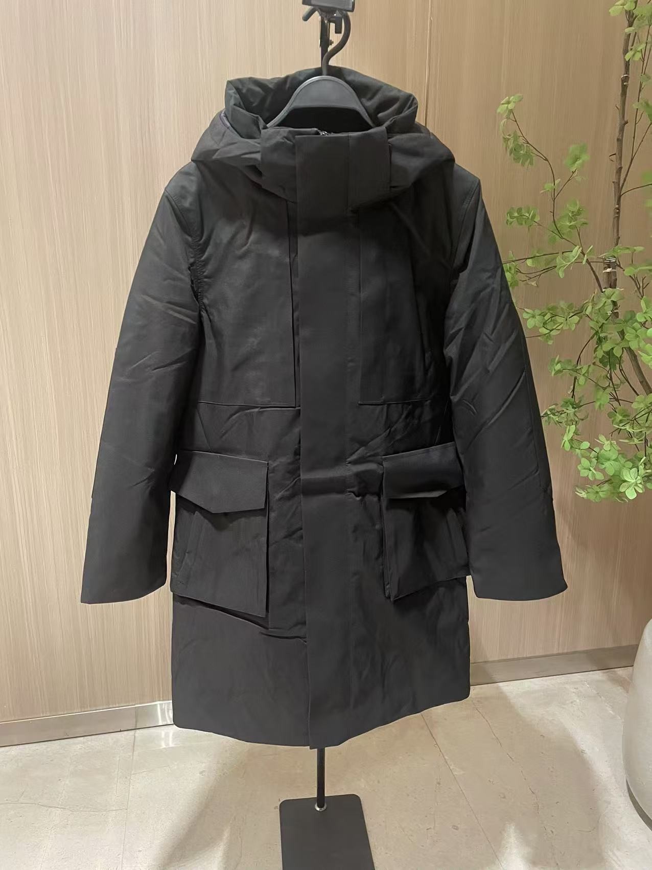 季川服饰  男士新款黑色加厚长款外套~剪标