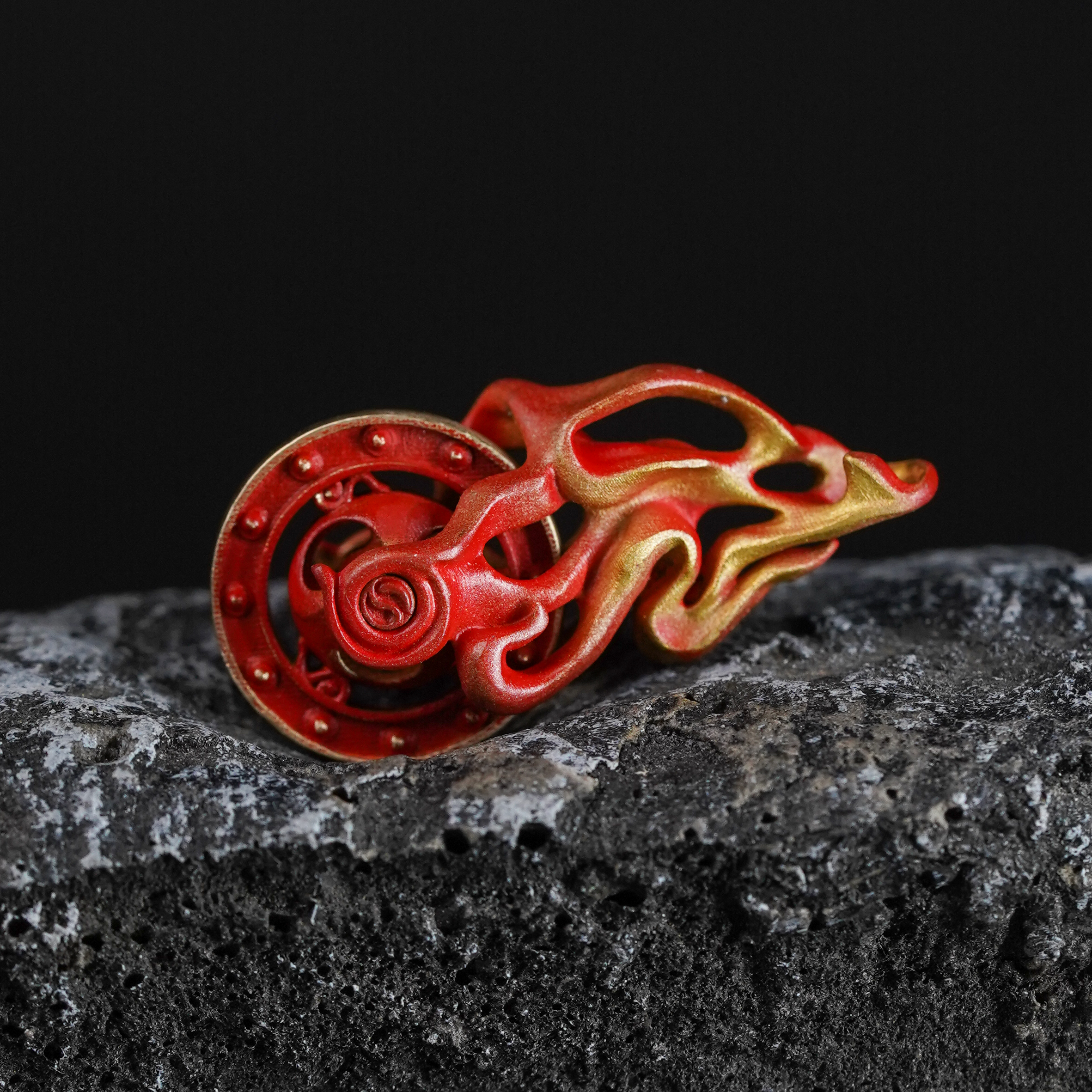 铜吊坠 哪吒风火轮黄铜吊坠复古手工雕刻