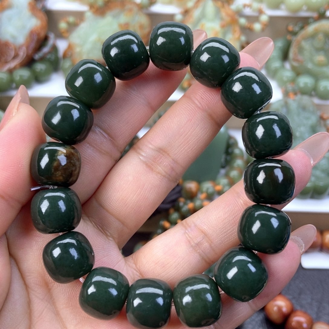 透闪石质玉手串未镶嵌