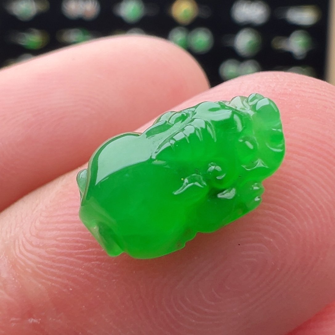 翡翠未镶嵌颈饰貔貅12