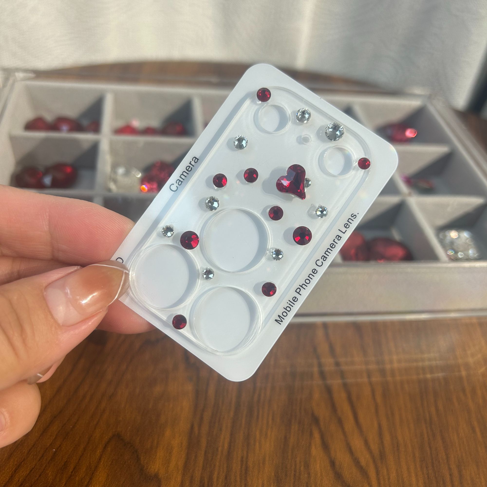 大红歪心轻奢镜头膜