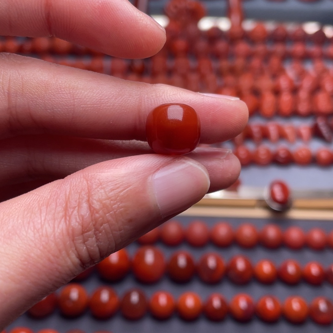 ****士南红玛瑙未镶嵌其他W11凉山联合料锦红老型珠
