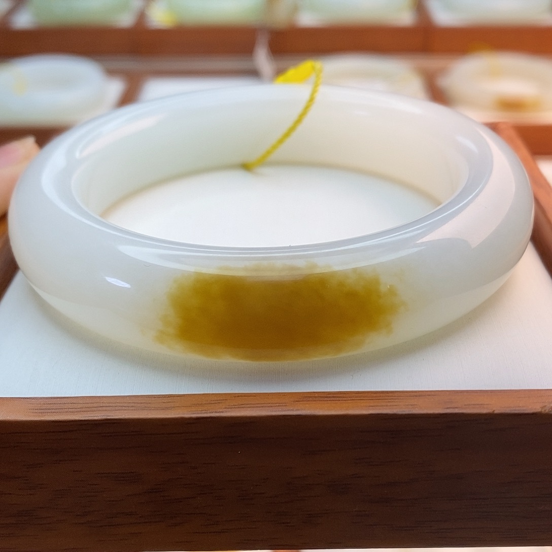 和田玉（糖玉）未镶嵌手链