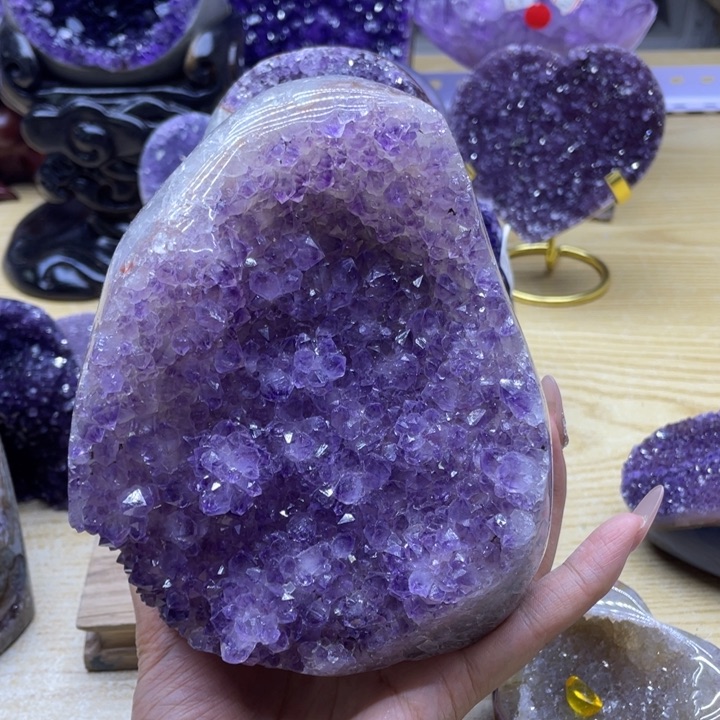 未镶嵌水晶大型摆件（非配饰）