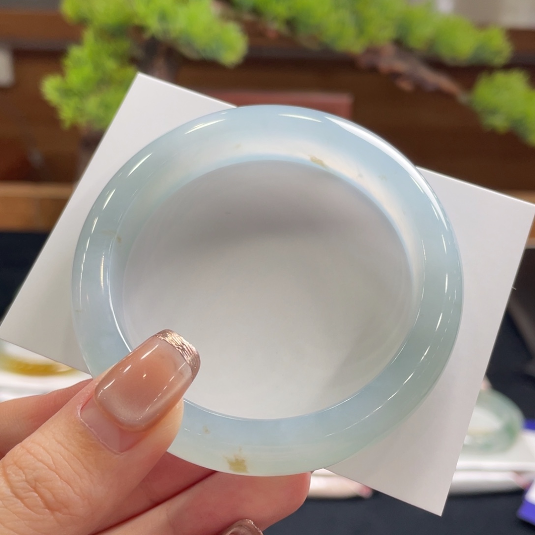 翡翠手镯未镶嵌55.6 正圈 