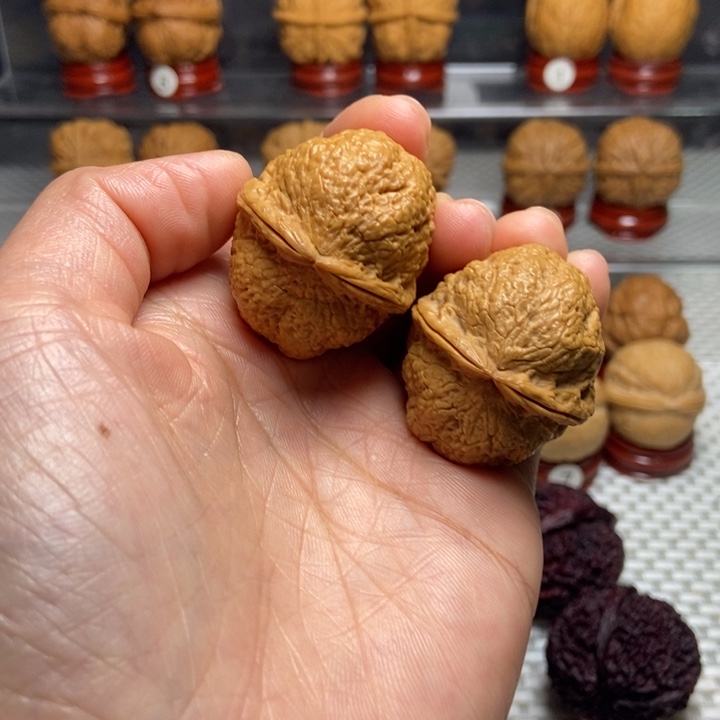 文玩核桃把件57呱呱来财