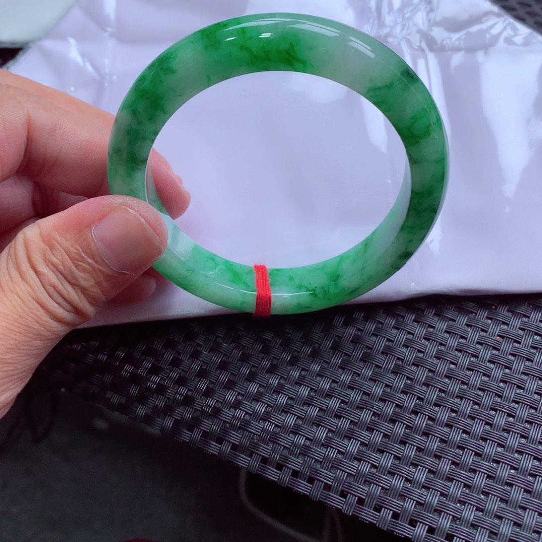 翡翠未镶嵌手镯翡翠
