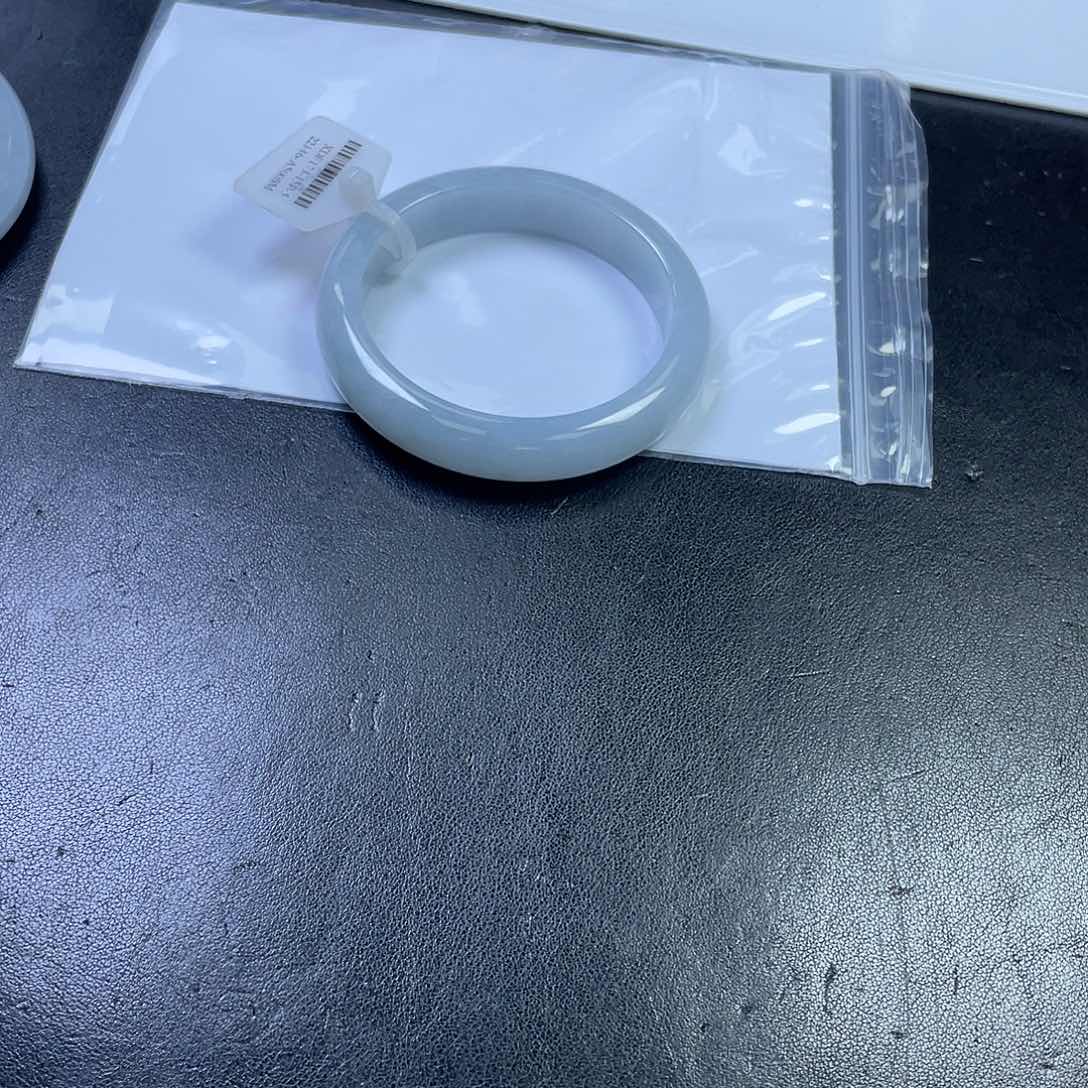 定制翡翠手镯未镶嵌小****?