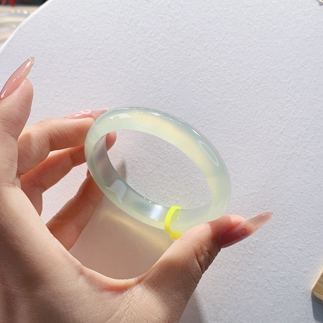 玛瑙/玉髓手镯未镶嵌52