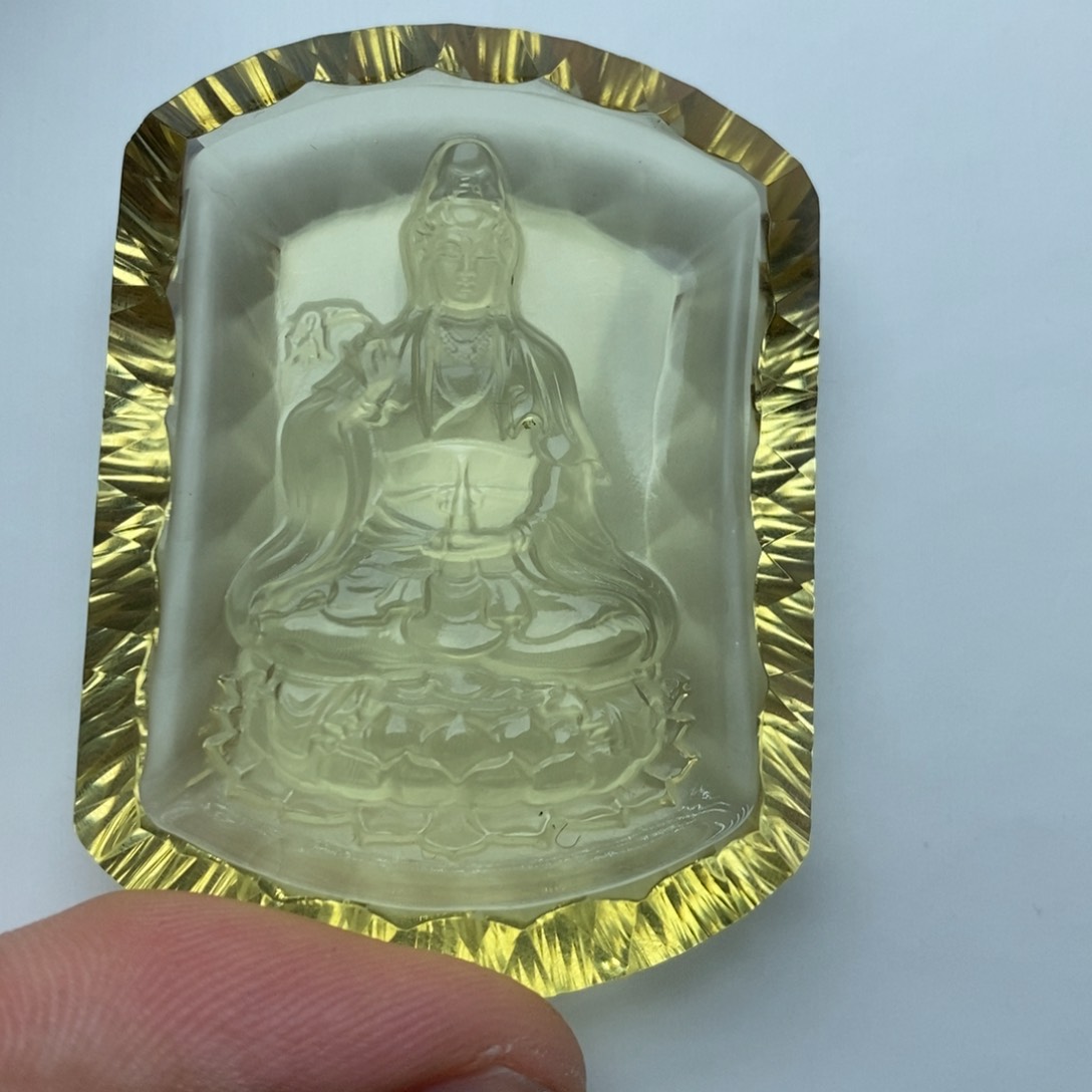 水晶颈饰未镶嵌高57宽42厚12.7 全净体 打孔配绳