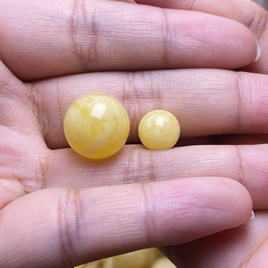 裸石琥珀未镶嵌小*.蜜蜡圆珠