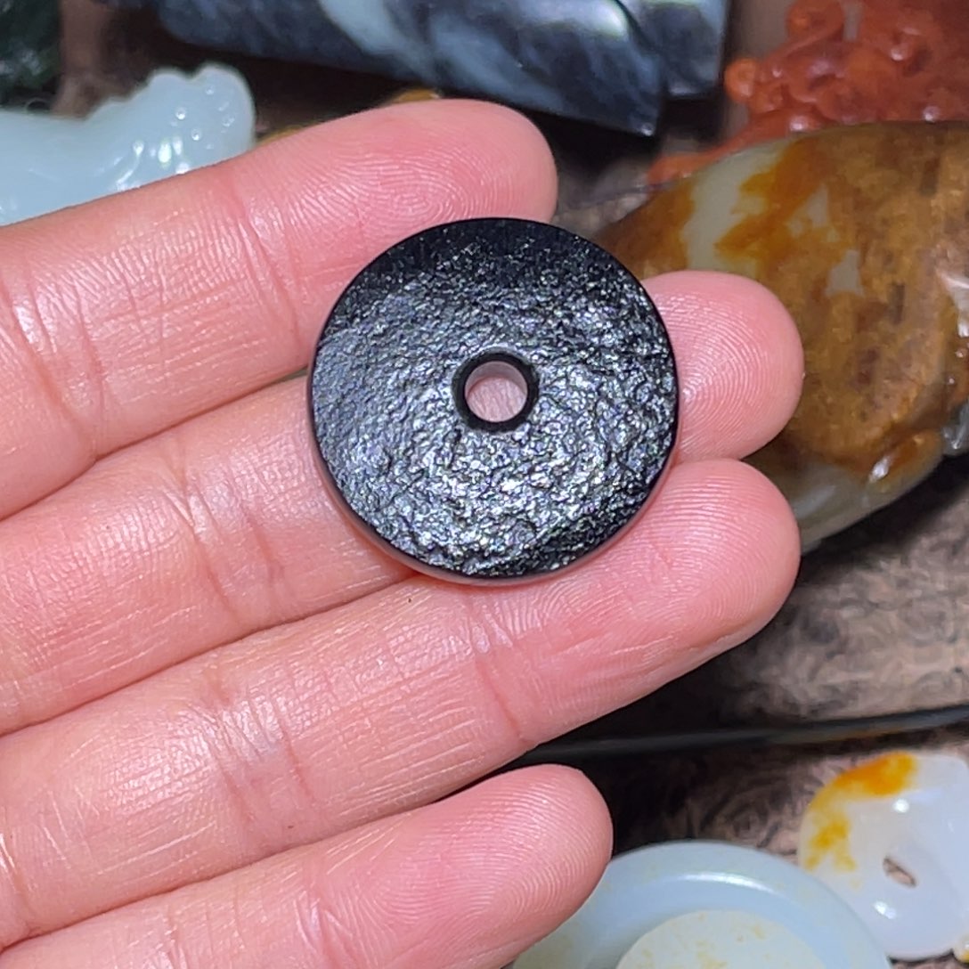 和田玉未镶嵌车挂