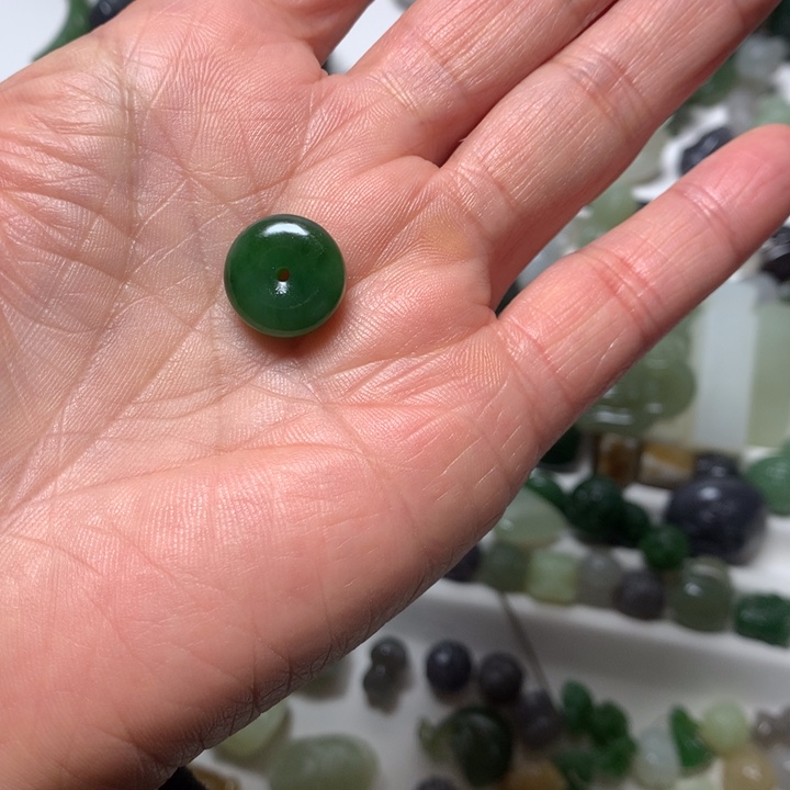 和田玉（糖玉）未镶嵌珠宝奇石