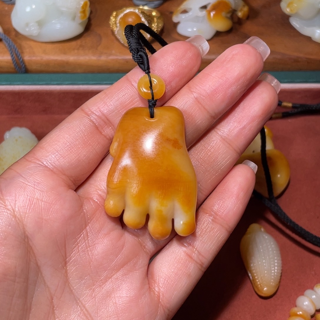 颈饰未镶嵌和田玉