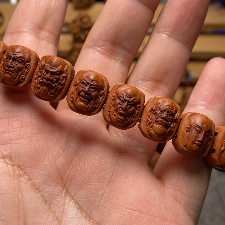 桃核雕刻十八罗汉小手牌