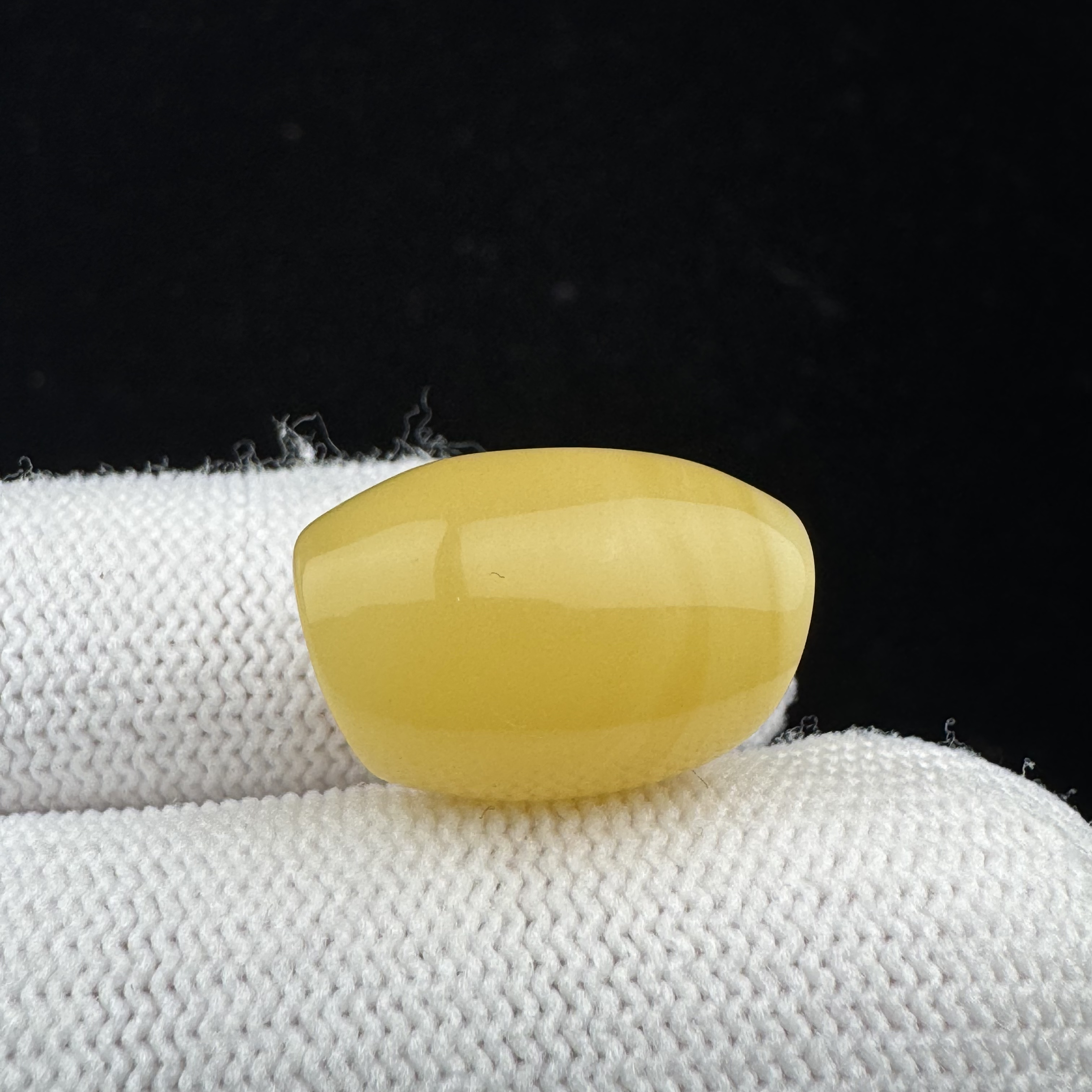 R7764天然俄料蜜蜡鸡油黄马蹄珠 13.3*19mm 支持复检