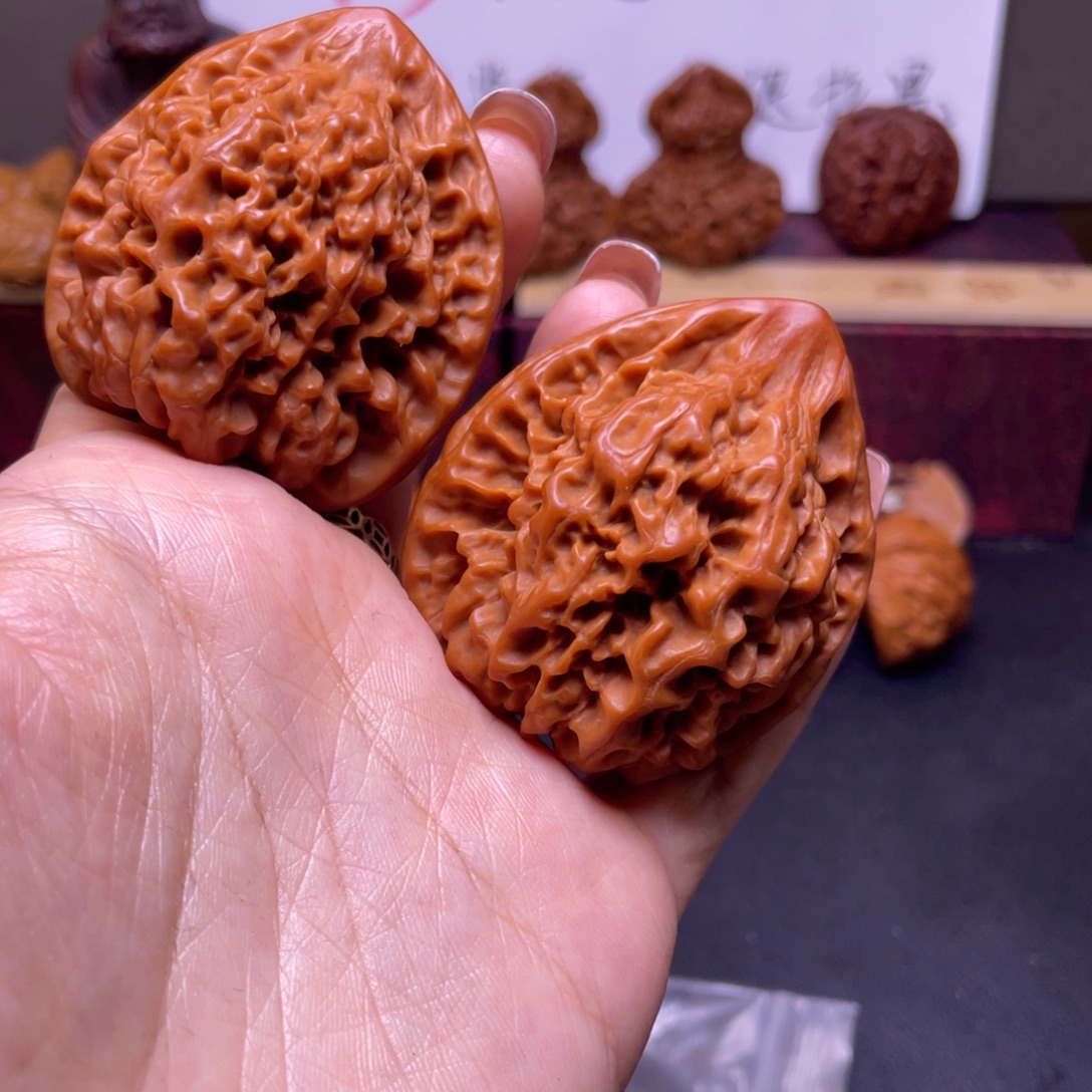 紀***賢桃核手串官帽子福利