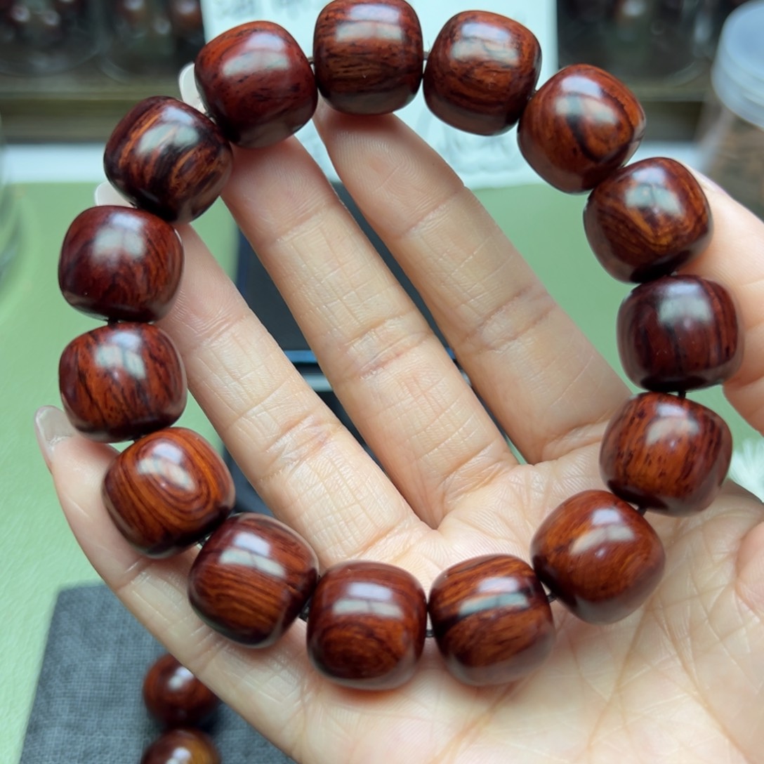 降真香其他海南红降1516红油底芝麻点满结油浮力价。